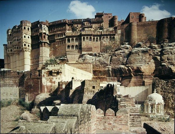 منظر لقلعة مهرانجار ، بنيت عام 1459 بواسطة المدرسة الهندية
