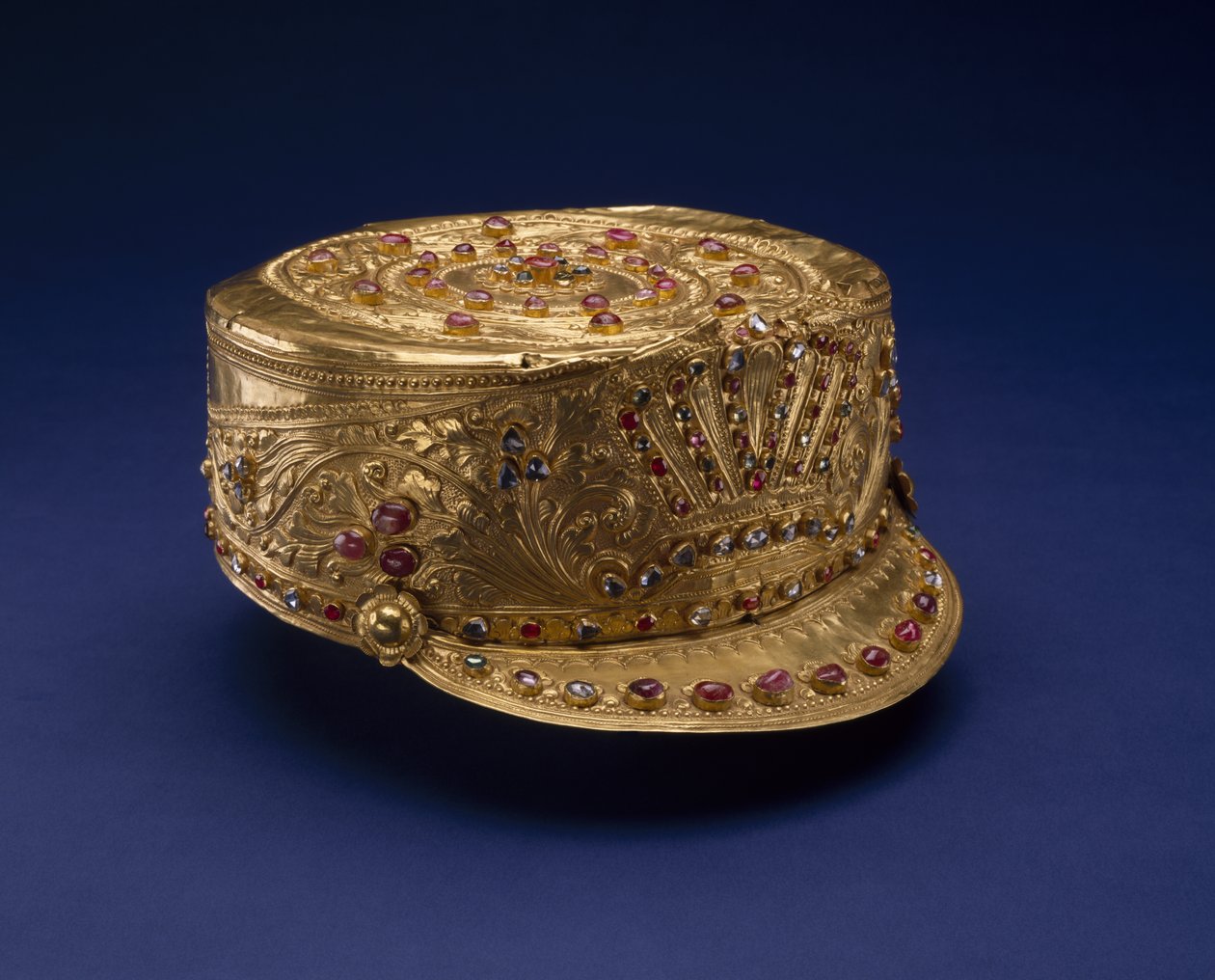 كينغز كراون ، بوليلينج ريجينسي ، بالي ، c1890 (ذهب ، ياقوت ، سافير ، ماس ، نحاس) بواسطة المدرسة الاندونيسية