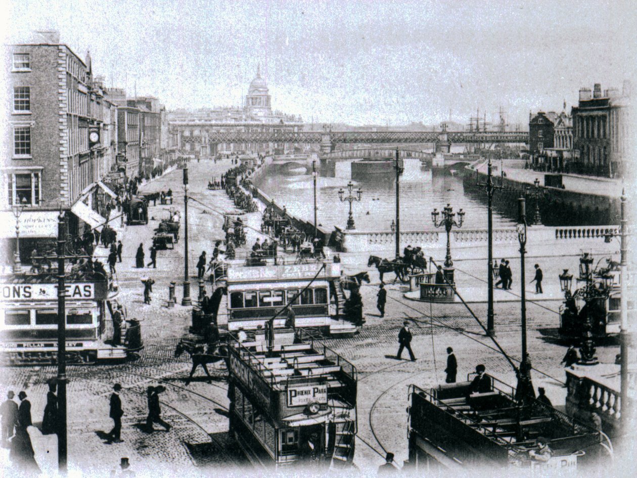 جسر O Connell ونهر Liffey ، دبلن ، c.1900 بواسطة مصور ايرلندي