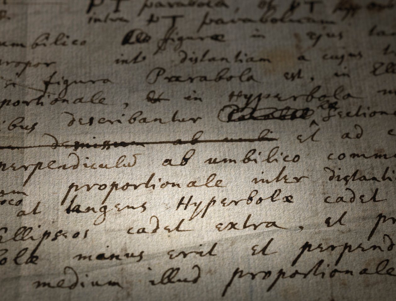 صفحتان من المراجعات على Principia Mathematica بواسطة إسحاق نيوتن