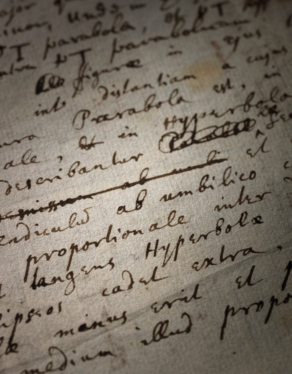 صفحتان من المراجعات على Principia Mathematica بواسطة إسحاق نيوتن
