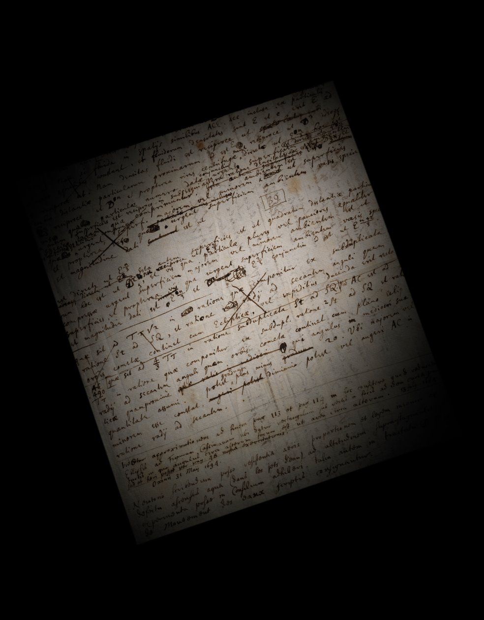 صفحتان من المراجعات على Principia Mathematica بواسطة إسحاق نيوتن
