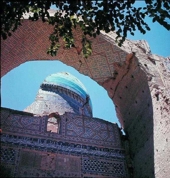 المنظر الداخلي للقبو ، 1399-1404 بواسطة مدرسة إسلامية
