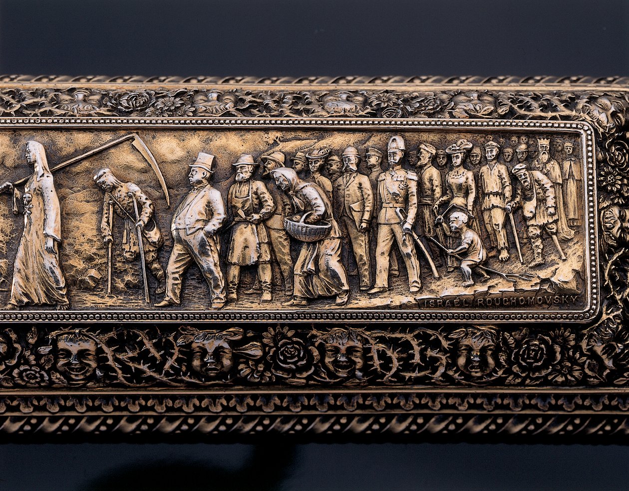 تفاصيل هيكل عظمي بشري مصغر وتابوت بواسطة إسرائيل روشوموفسكي