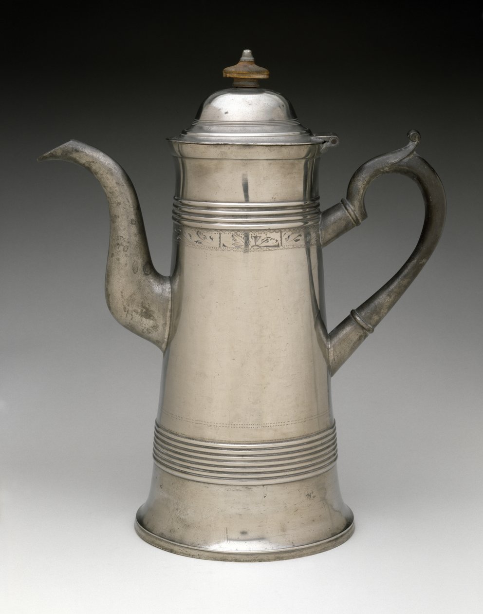 Coffeepot ، ج. 1820-1840 (بيوتر ، خشب) بواسطة إسرائيل تراسك