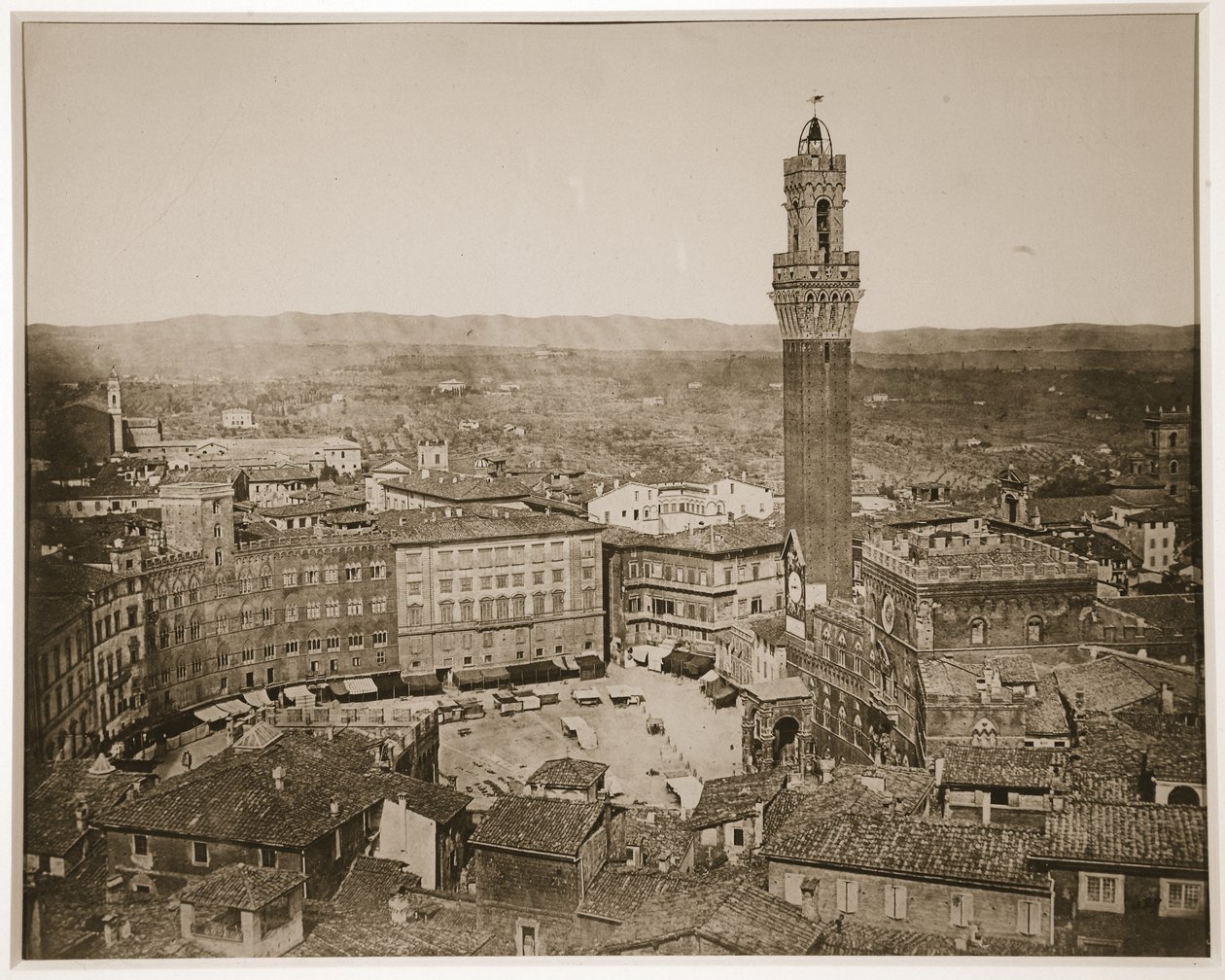 سيينا ، 1870 (صورة بني داكن) بواسطة مصور إيطالي