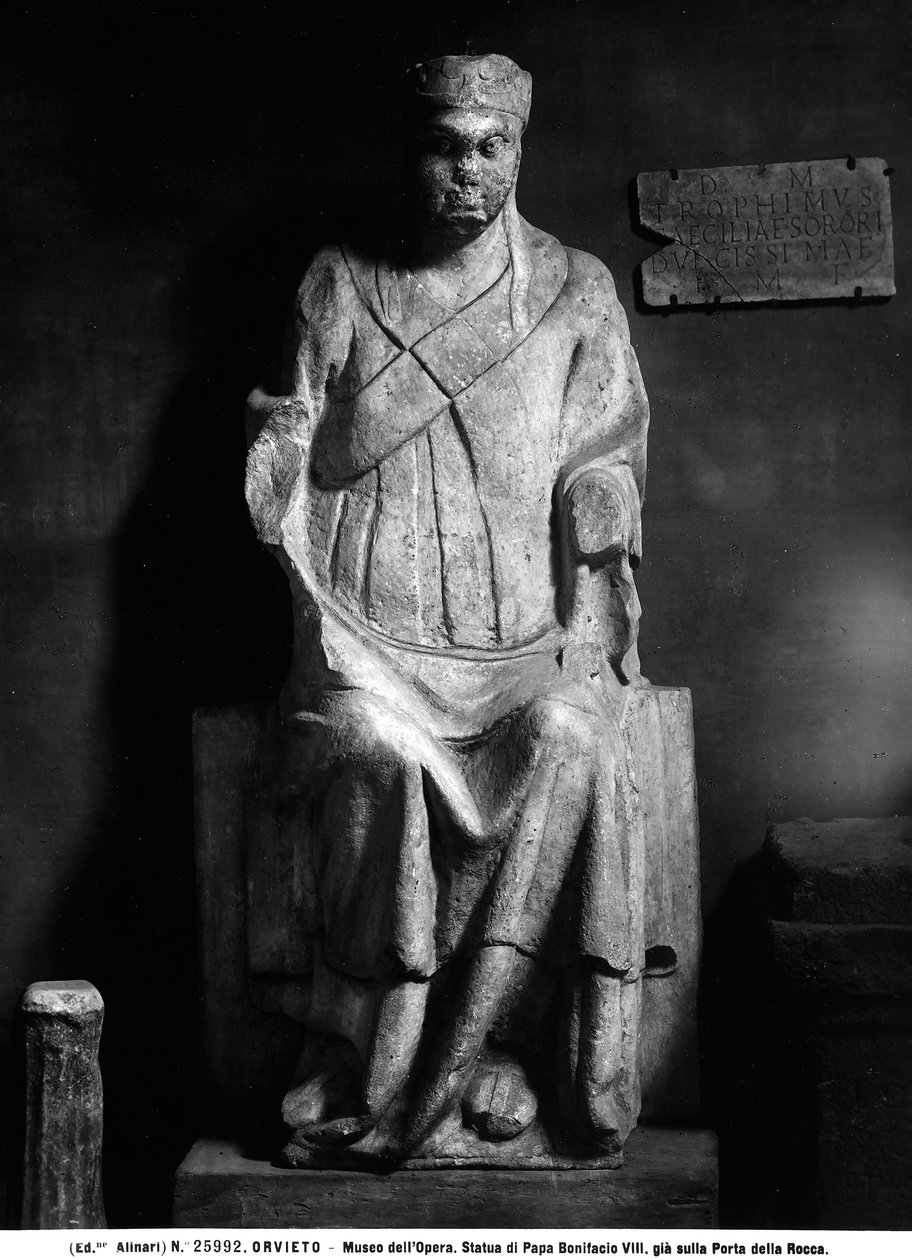 تمثال البابا بونيفاس الثامن (1235-1303) بواسطة المدرسة الايطالية