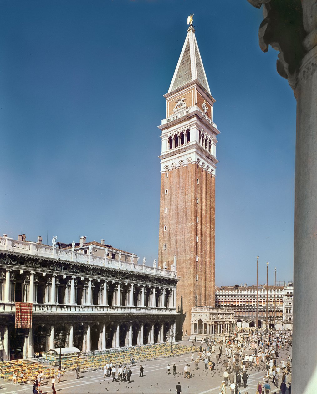 Libreria Sansoviniana و Campanile بواسطة المدرسة الايطالية