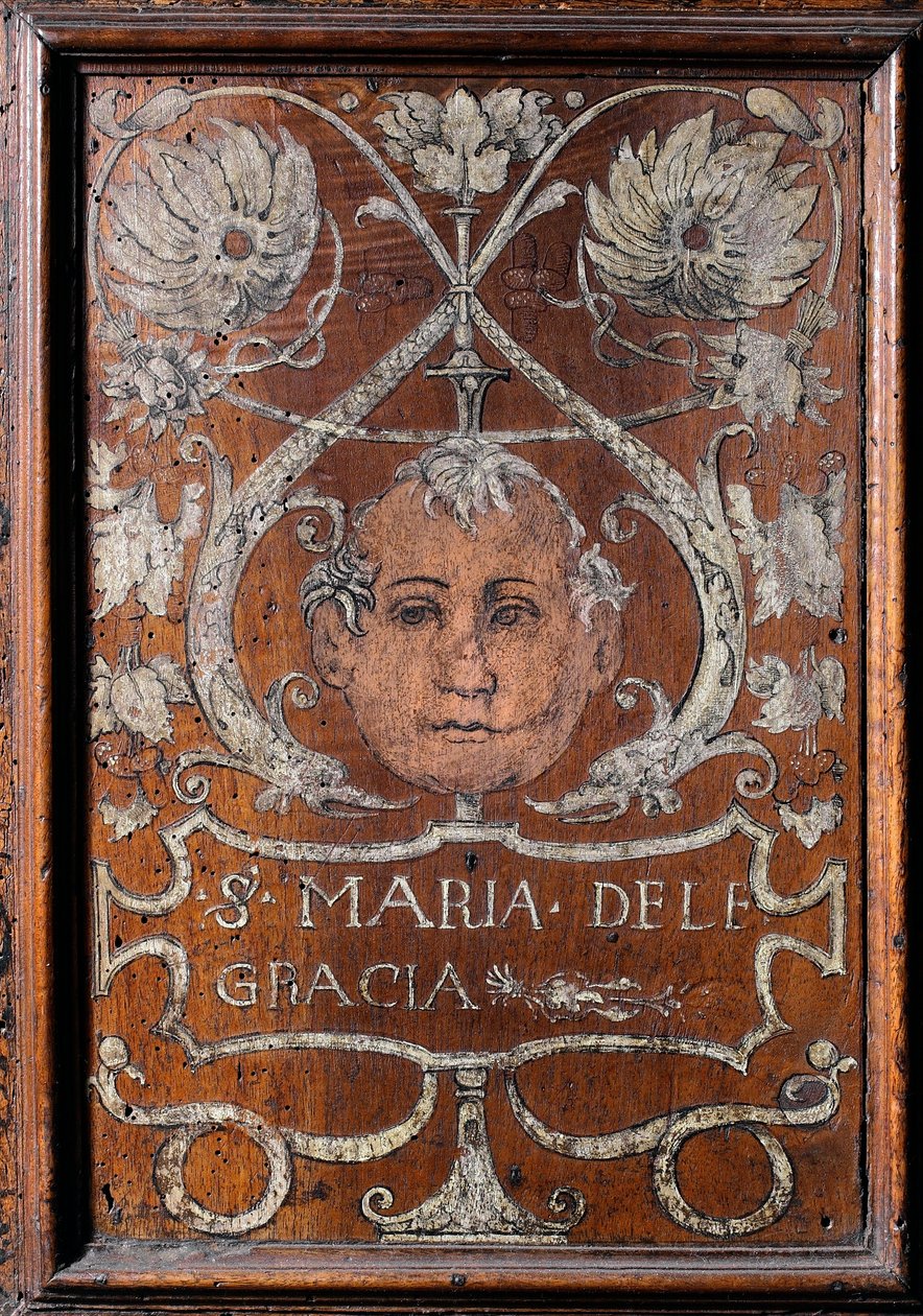 لوحة خشبية مزخرفة بوجه ونقش "Santa Maria delle Gracia" ، sacristy del bramante 1429-1481 Basilica di Santa Maria delle Grazie ميلان (مقعد خشبي مزين بوجه ونقش "Santa Maria delle Gracia" "، Bramante Sacrist بواسطة المدرسة الايطالية