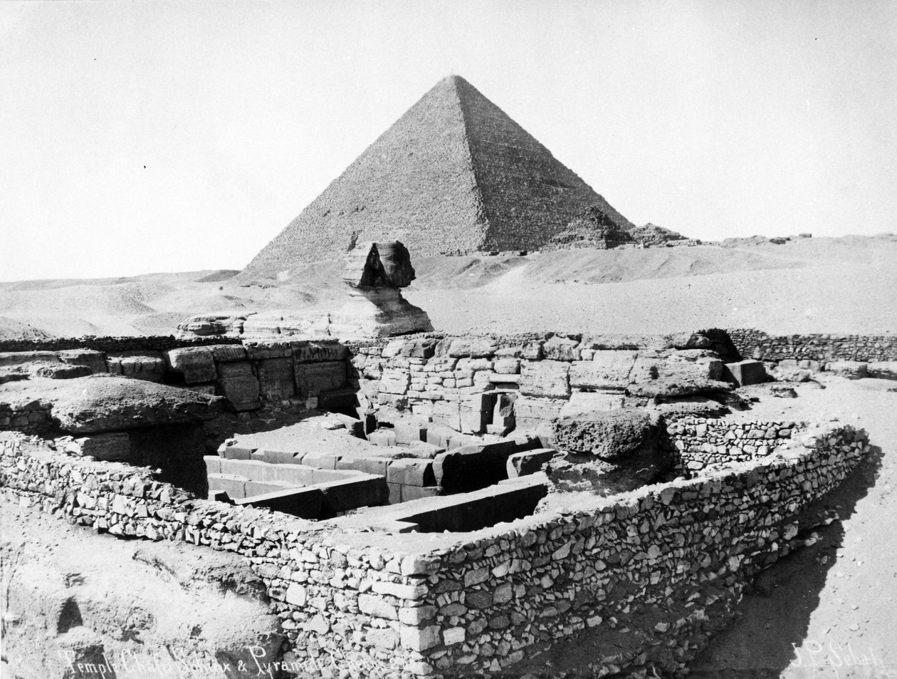 معبد وادي خفرة مع تمثال أبو الهول وهرم خوفو ، 1880 بواسطة جيه باسكال صباح
