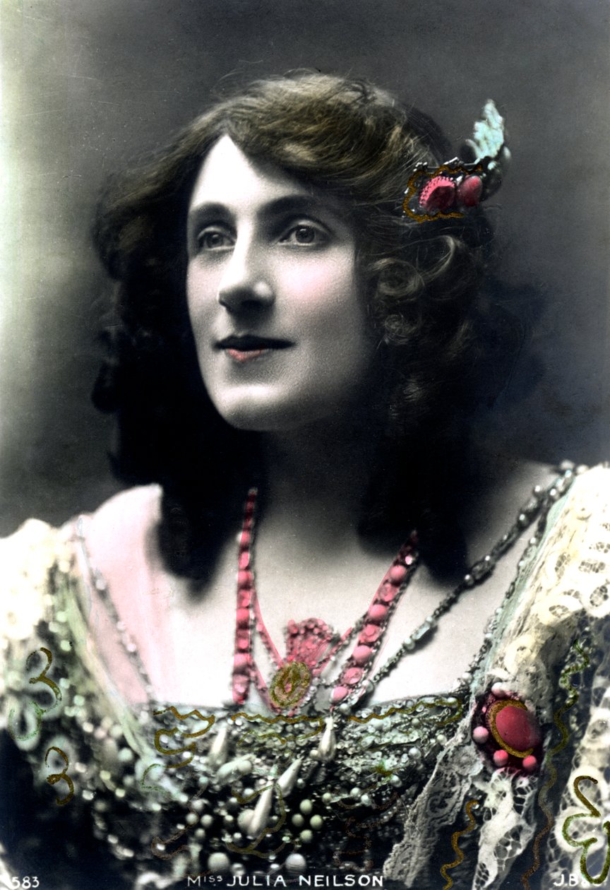 جوليا نيلسون 1868-1957 بواسطة شركة J Beagles and Co.