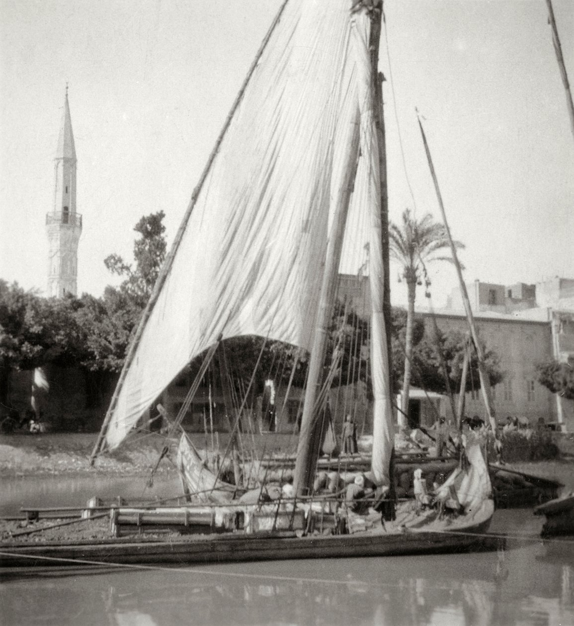 على قناة المحمودية ، الإسكندرية ، مصر ، القرن العشرين بواسطة جيه. ديردن هولمز