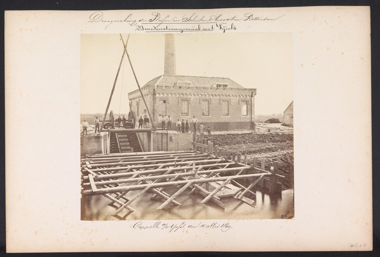 أسفل محطة ضخ البخار مع أوجرس / Capelle aan den IJssel في 14 مايو 1869 (العنوان على الجسم) تصريف البلاسن في Schieland شرق روتردام (عنوان السلسلة على الكائن) بواسطة جاكوبوس فان جوركوم جونيور