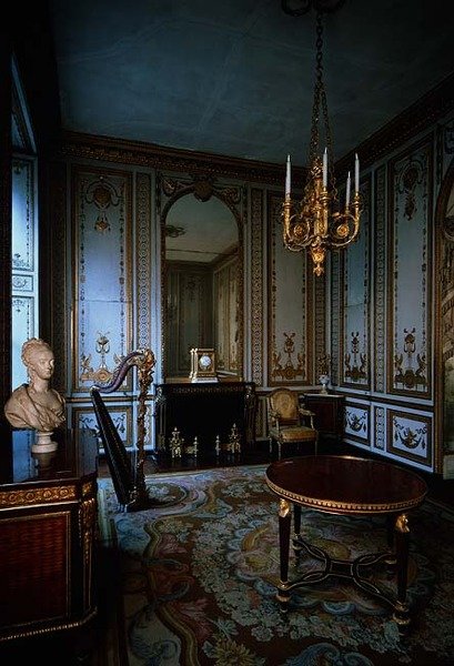 مجلس الوزراء Interieur de la Reine (الغرفة الداخلية للملكة) مزين بألواح بيضاء وذهبية من قبل Jacques Verberckt (1704-1771) (صورة) بواسطة جاك أنجي غابرييل
