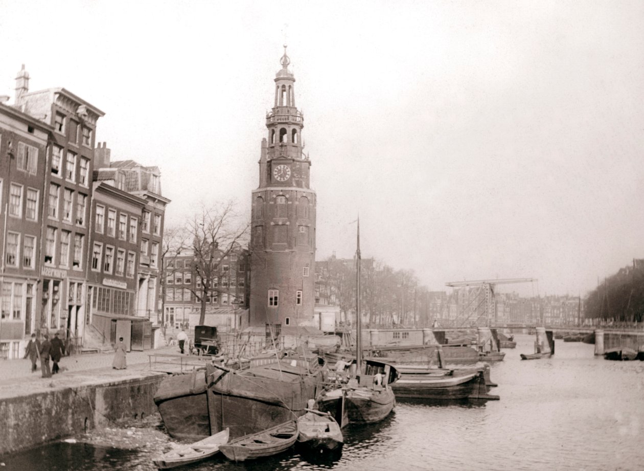 المراكب على القناة أمام Montelbaanstoren ، أمستردام ، 1898. بواسطة جيمس باتكين