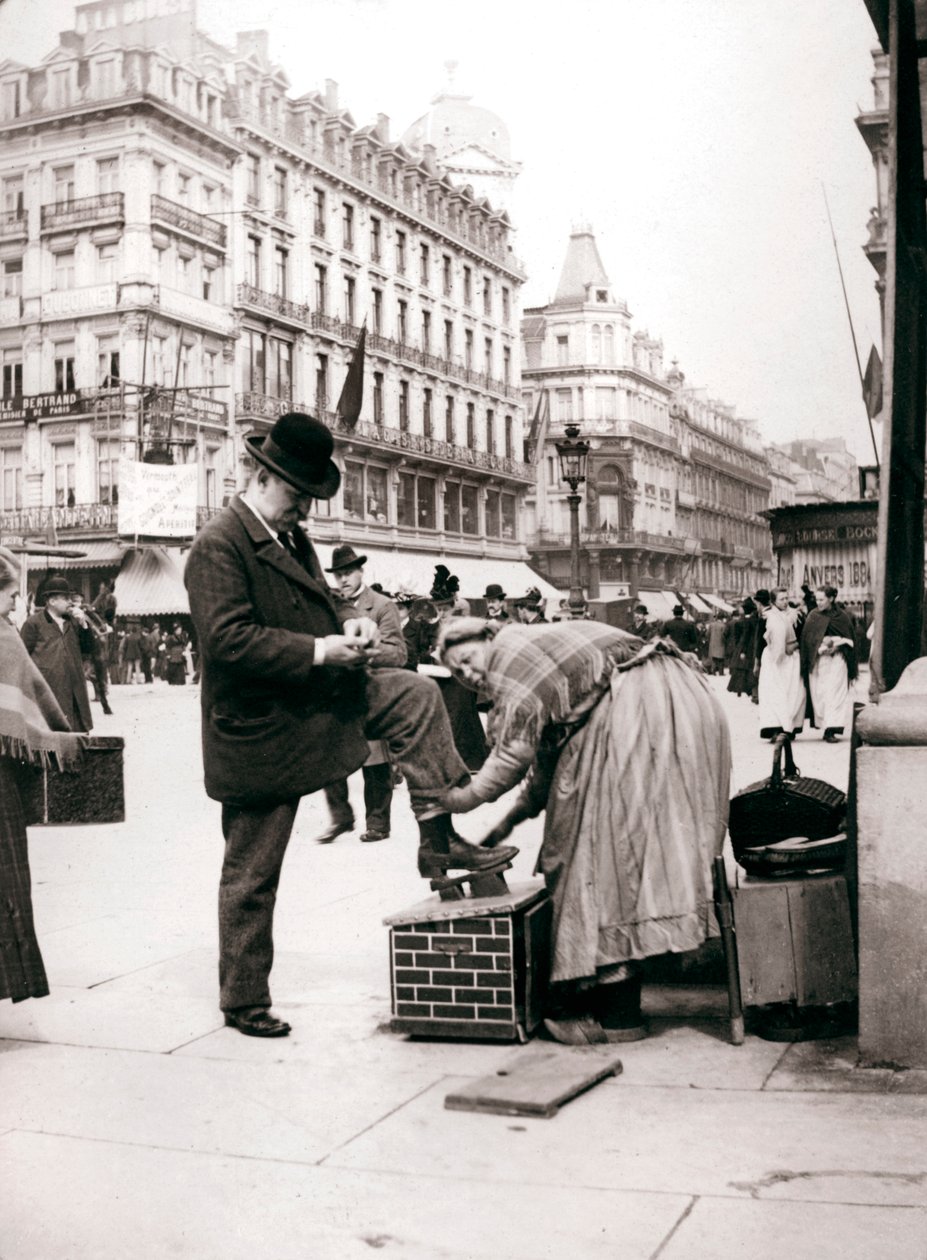 تلميع الأحذية ، بروكسل ، 1898. بواسطة جيمس باتكين