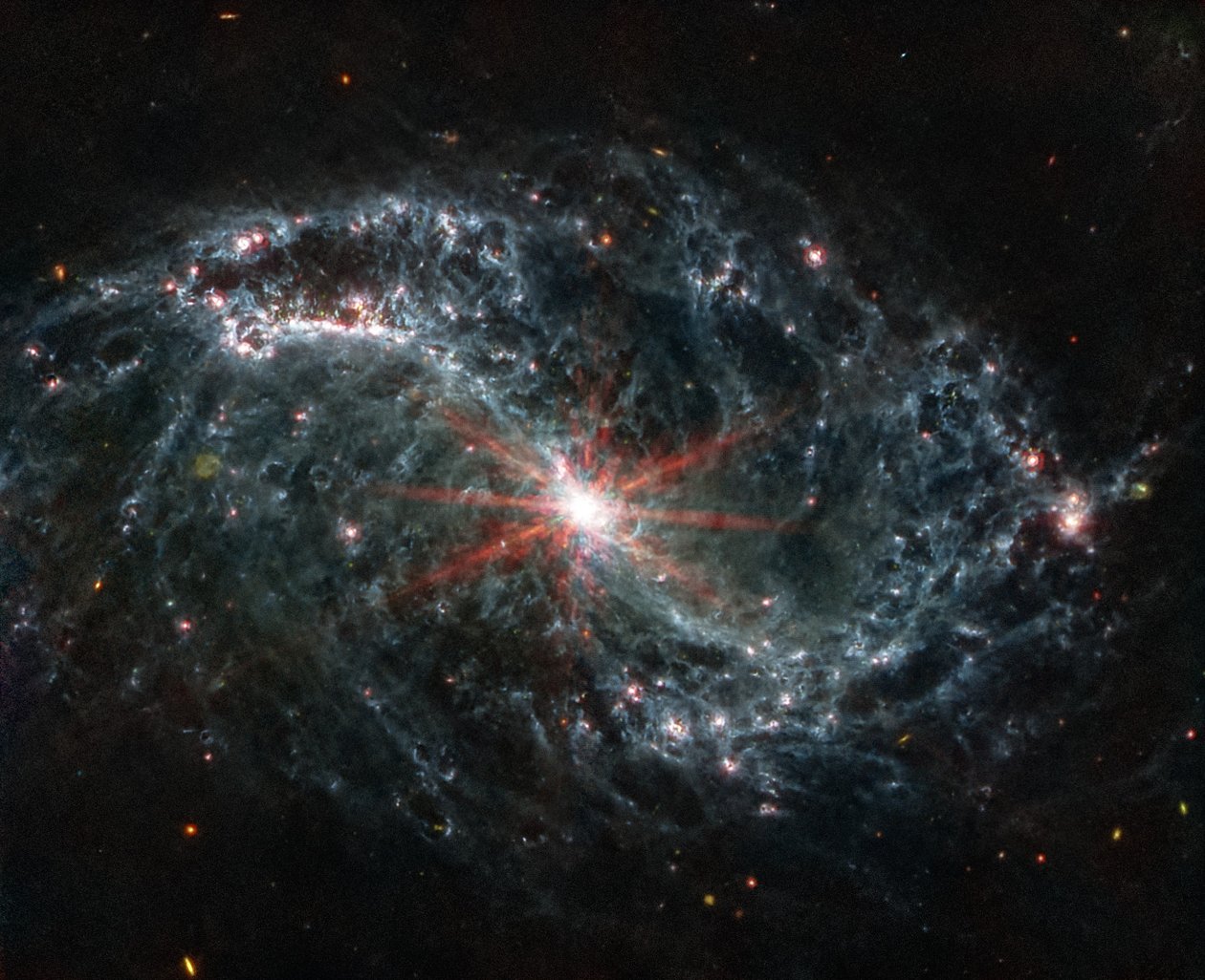 NGC 7496 (صورة MIRI) بواسطة تلسكوب جيمس ويب الفضائي (ناسا)
