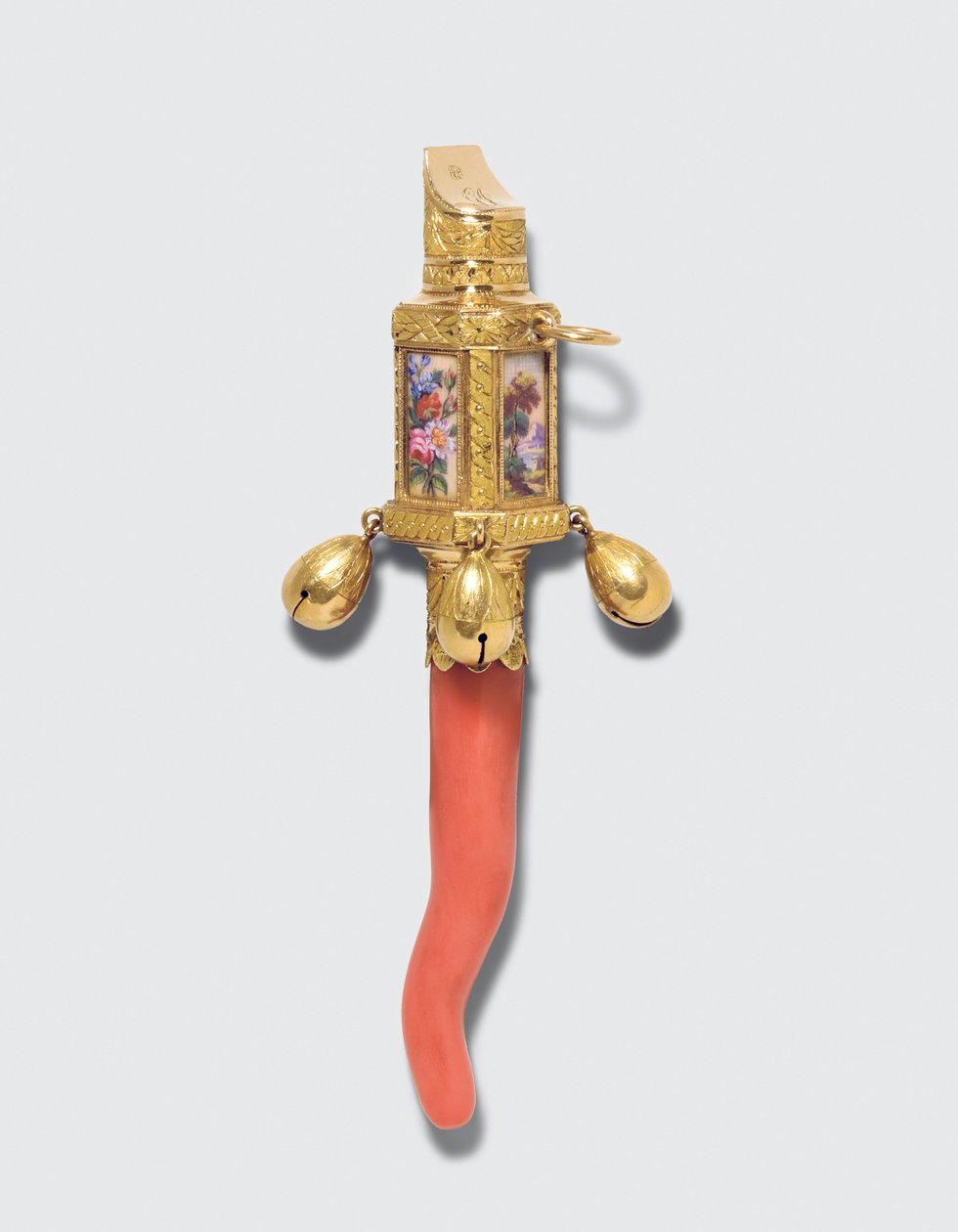 حشرجة الموت للأطفال من ريجنسي ، عضاضة وصافرة ، تحمل علامة لندن 1815-1816 (مطلي بالذهب والمرجان) بواسطة جيمس وراي جون مونتاج