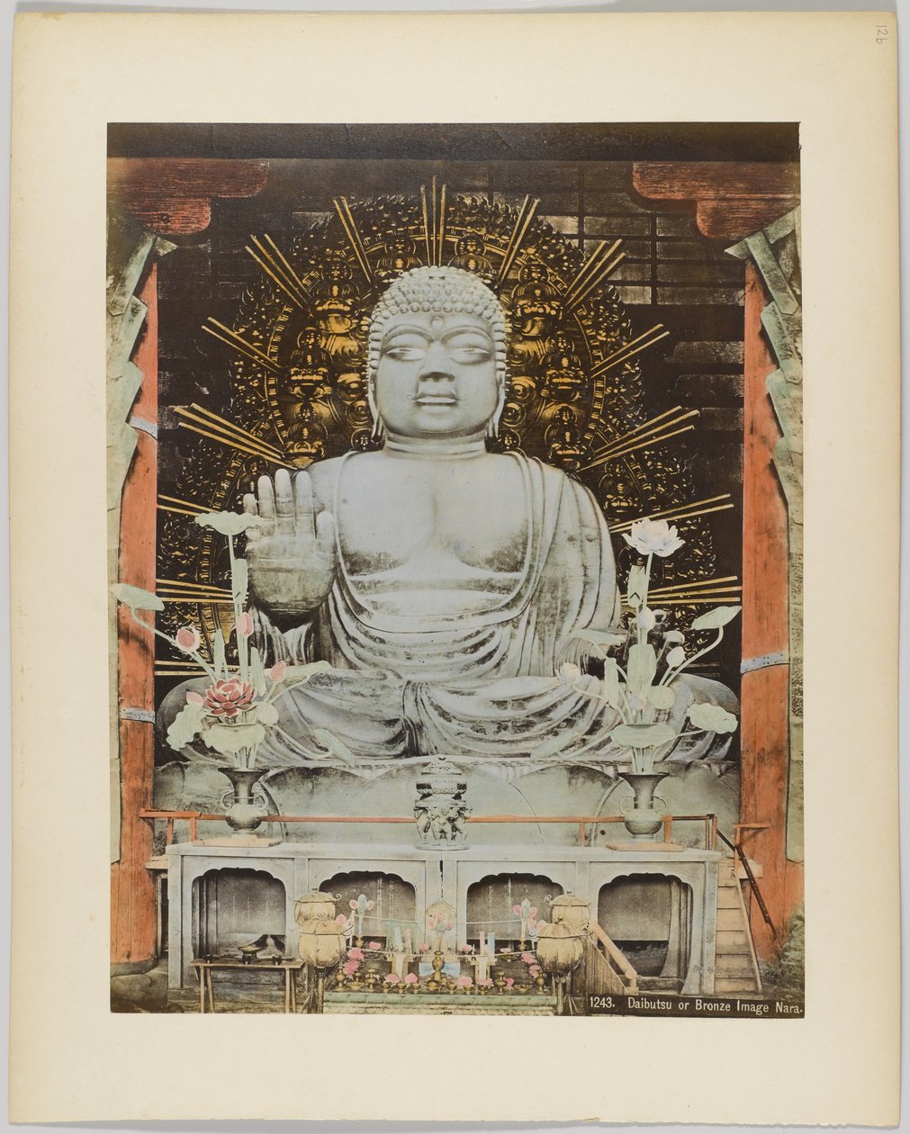 Daibutsu أو Bronze Image ، نارا ، اليابان (صورة بلون أبيض وأسود ملونة يدويًا) بواسطة مصور ياباني