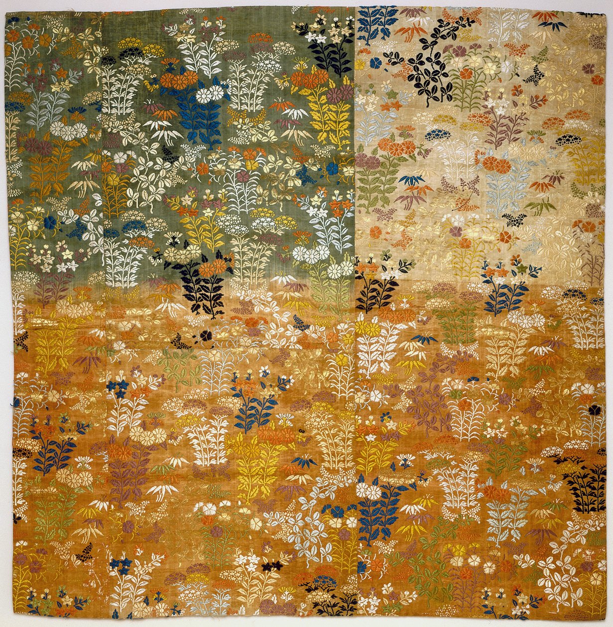 الغطاء المستخدم في معبد معبد بوذي (Uchishiki) (مقاومة مصبوغة الاعوجاج (ikat) ، لحمة تكميلية من الحرير) بواسطة المدرسة اليابانية