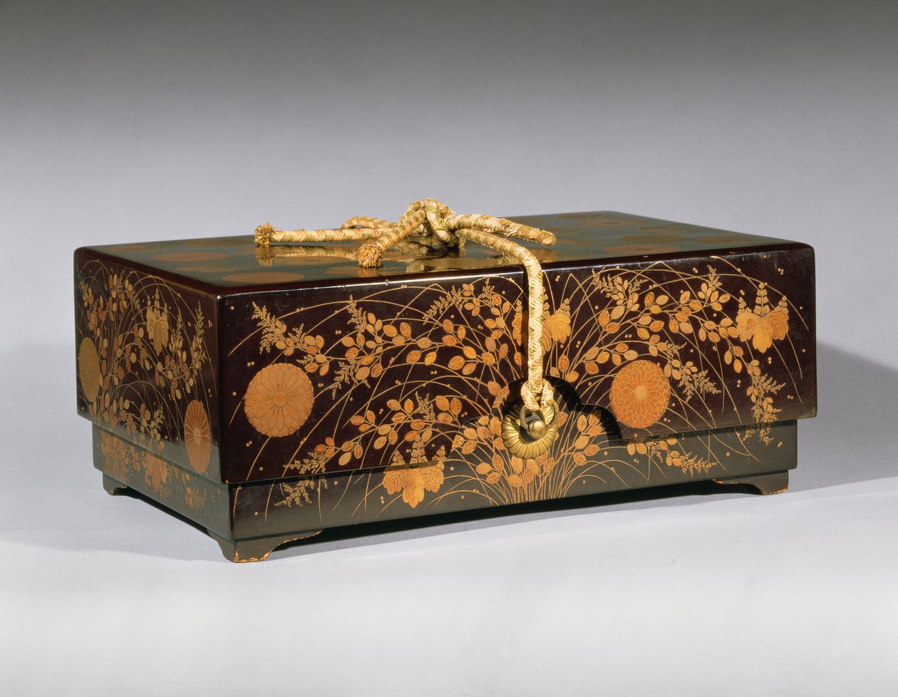 Ryoshibako Document Box (طلاء ورنيش ماكي ذهبي) بواسطة المدرسة اليابانية