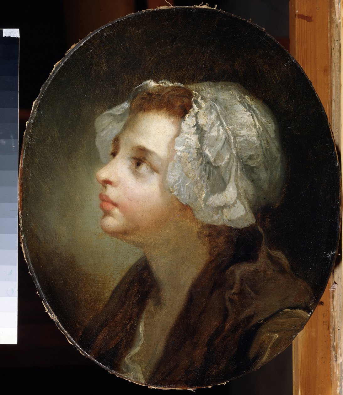 "صورة لفتاة" ترتدي وشاح على رأسها. رسم جان بابتيست غريوز (1725-1805) متحف الفن الإقليمي ، تشيرنيغوف (تشيرنيهيف أو تشرنيغوف) أوكرانيا بواسطة جان بابتيست غريوز