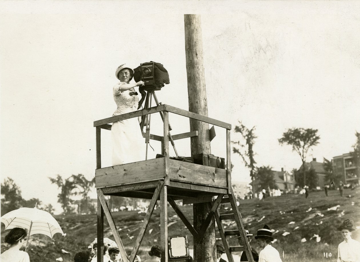 سندات في العمل ، c.1905-40 بواسطة جيسي تاربوكس بيلز