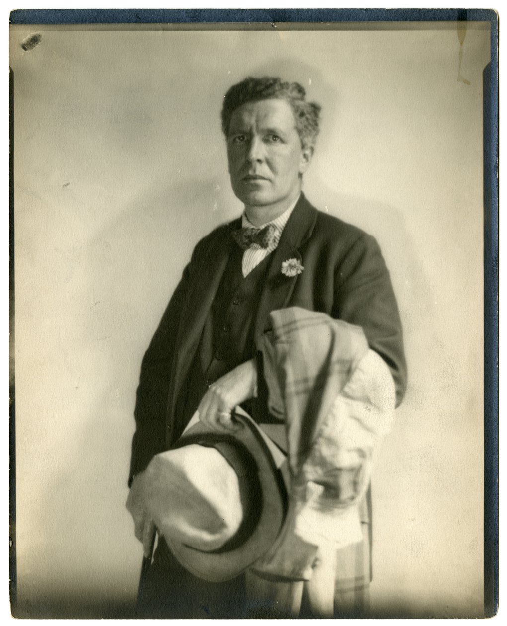 John Cowper Powys Llewelyn Powys ، c.1905-40 (صورة فضية من الجيلاتين) بواسطة جيسي تاربوكس بيلز
