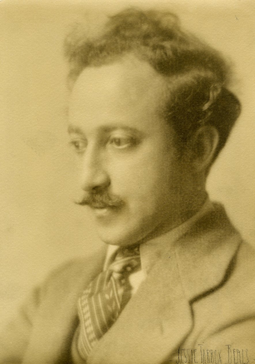 جوزيف أوسلاندر ، شاعر ، حوالي 1925-27 (صورة فضية للجيلاتين) بواسطة جيسي تاربوكس بيلز