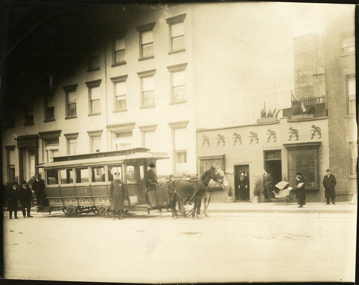 ساحة شيريدان ، نيويورك ، الولايات المتحدة الأمريكية ، حوالي 1905-40 (صورة فضية من الجيلاتين) بواسطة جيسي تاربوكس بيلز