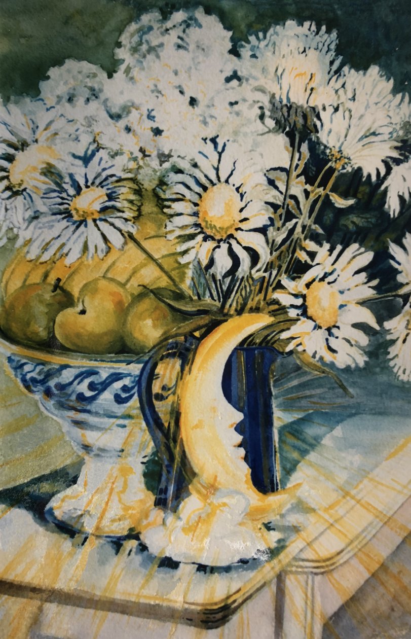 Marguerites في إبريق أزرق مع مصباح القمر ، (الغواش) بواسطة جوان ثيسي