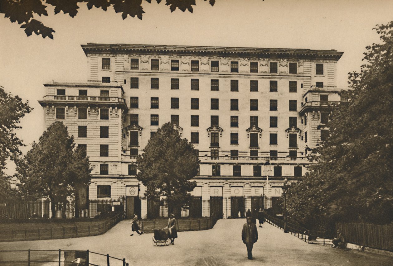 الكتلة الجبلية للبناء في الغرب ينتهي بأهم موقع ، c1935. بواسطة جويل