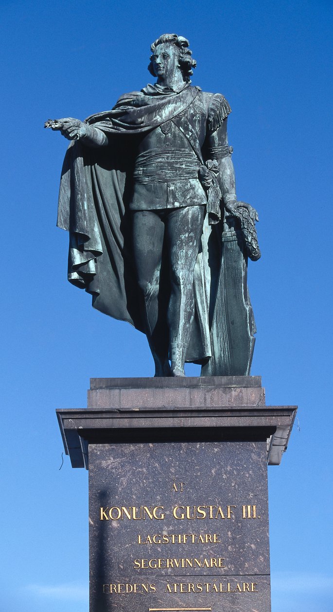 تمثال للملك غوستاف الثالث منحوت عام 1799 تخليداً لذكرى الملك الذي قُتل عام 1792 ، جاملا ستان (المدينة القديمة) ، ستوكهولم ، السويد (صورة) بواسطة يوهان توبياس سيرجيل