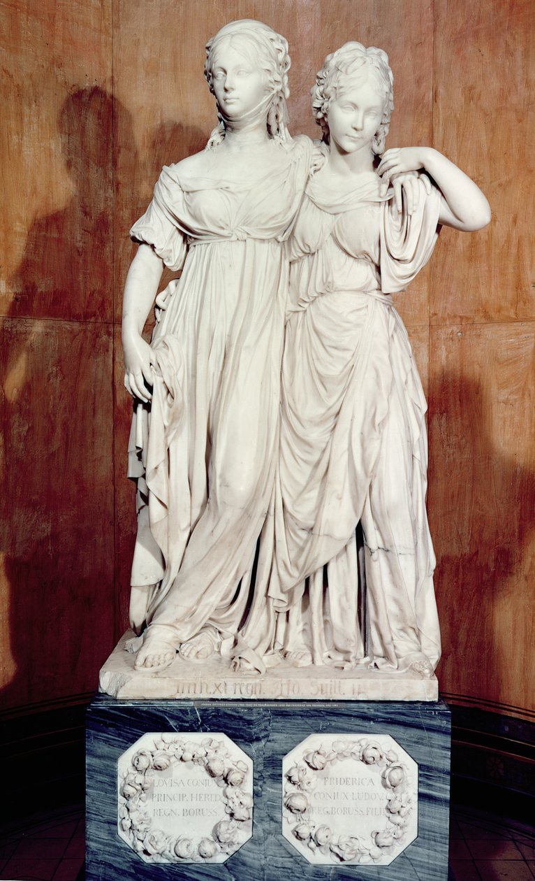 تمثال مزدوج للأميرات لويز (1776-1810) وفريديريكا (1778-1841) بروسيا ، 1795 (رخام) بواسطة يوهان جوتفريد شادو