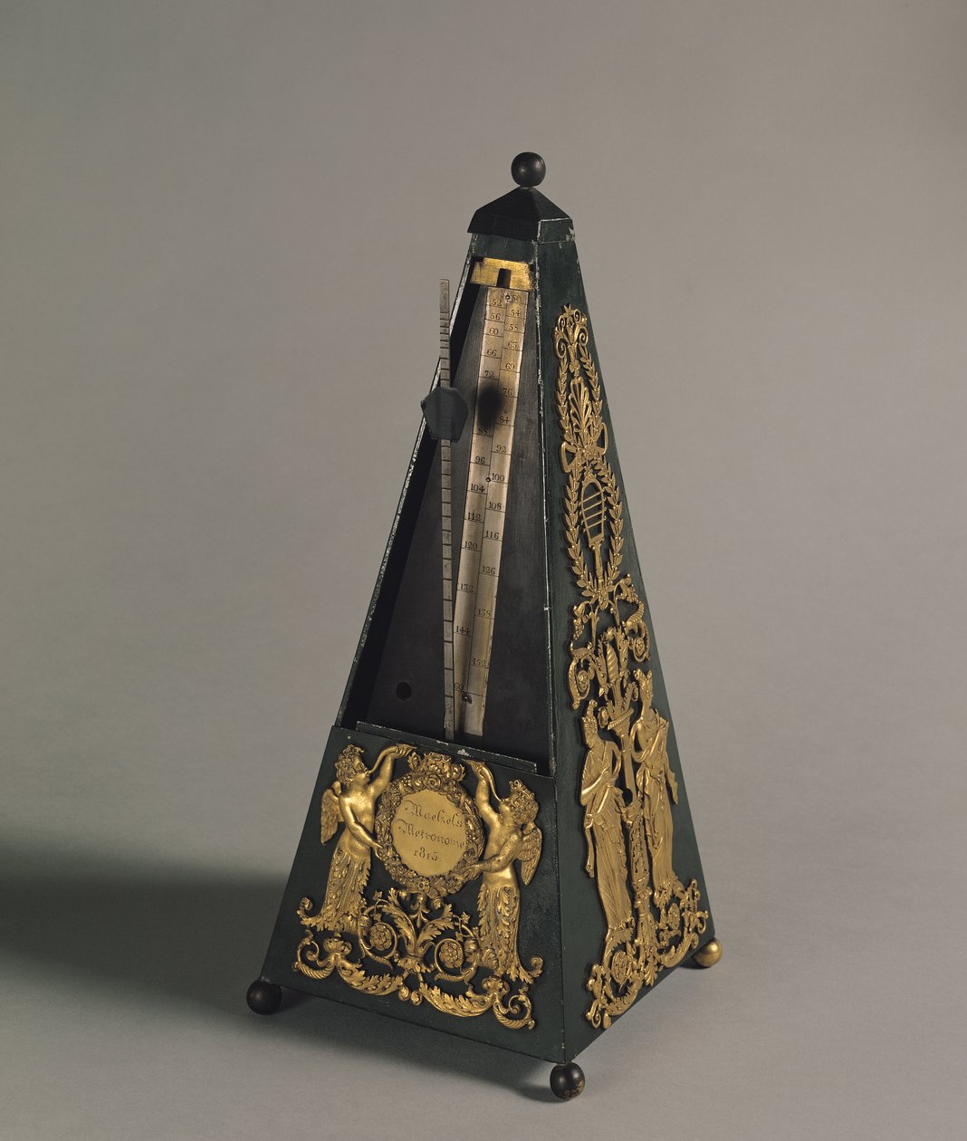 المسرع الهرمي ، 1815 (حديد مطلي وتطبيق البرونز) بواسطة Johann Nepomuk Maelzel أو Malzel