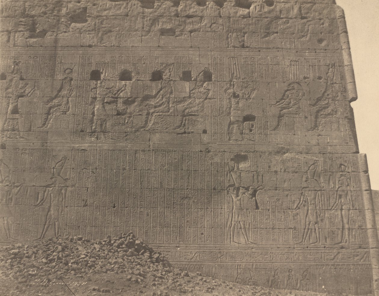 منحوتات ونقوش إدفو على الوجه الشرقي ، 1854. بواسطة جون بيسلي غرين