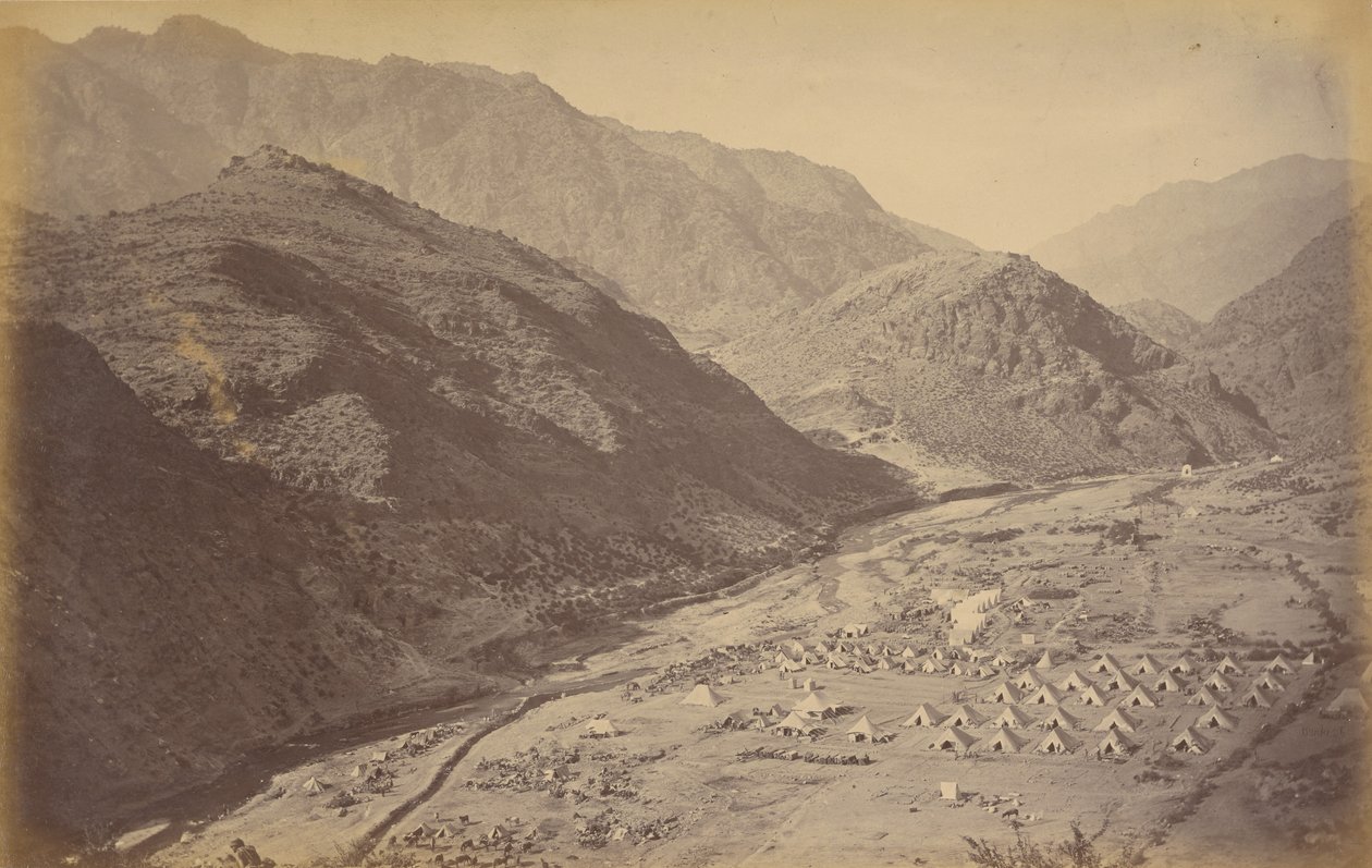 مسجد ومعسكر علي مسجِد ومعسكر من سلطان تارا، يظهران سونغا حيث قُتل الرائد بيرتش والملازم فيتزجيرالد، من مشاة البنجاب 27 بواسطة جون بورك
