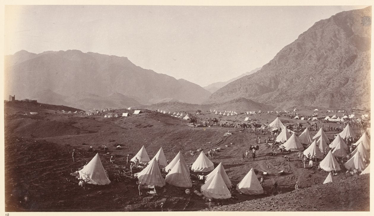 مرتفعات شيرجاي تتطلع إلى مسجد علي ، 1878 س بواسطة جون بورك