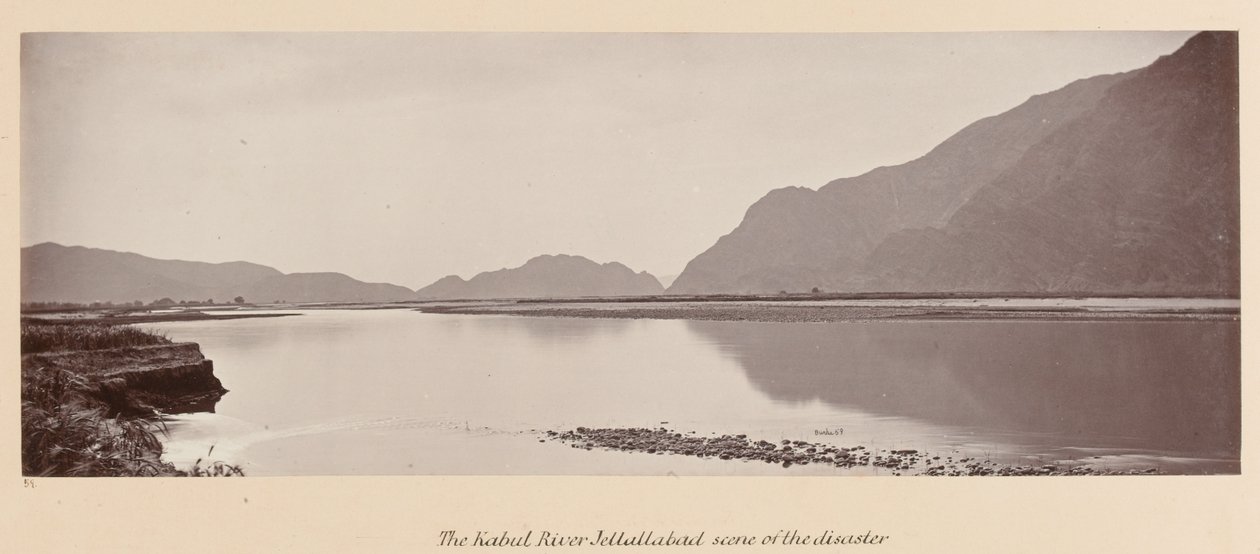• نهر كابول ، جلال آباد ، مسرح الكارثة ؟، 1879 بواسطة جون بورك