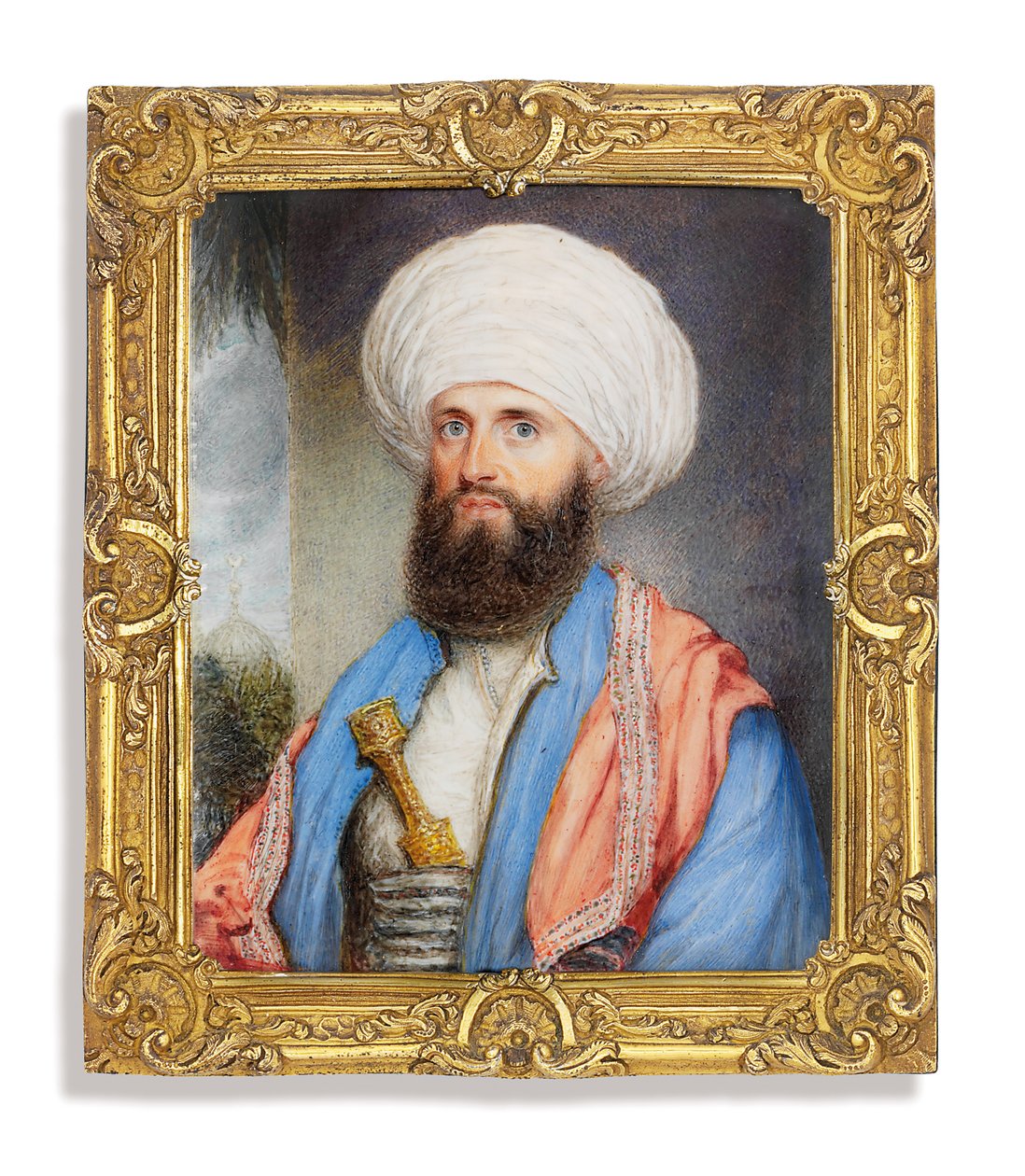 جيمس سيلك باكنغهام (1786-1855) ، يرتدي قميصًا أبيض مع معطف أزرق فاتح ، وشال وردي مطرز حول كتفيه وعمامة بيضاء مع خنجر مثبت على حزامه ، وخلفية طبيعية مع مسجد بواسطة جون جوكس