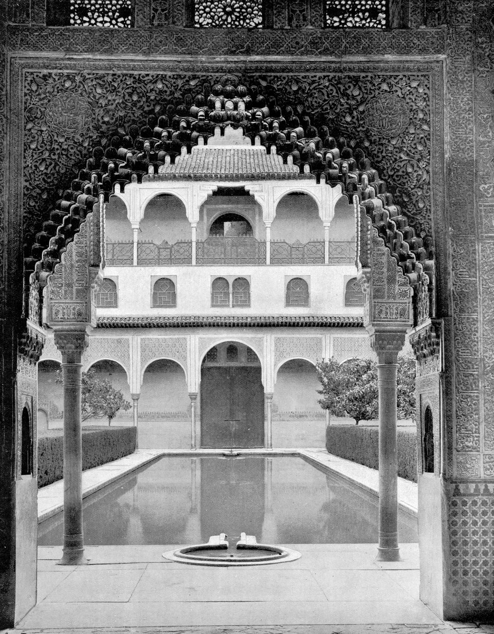 محكمة Myrtles ، قصر الحمراء ، إسبانيا ، 1893. بواسطة جون ل. ستودارد