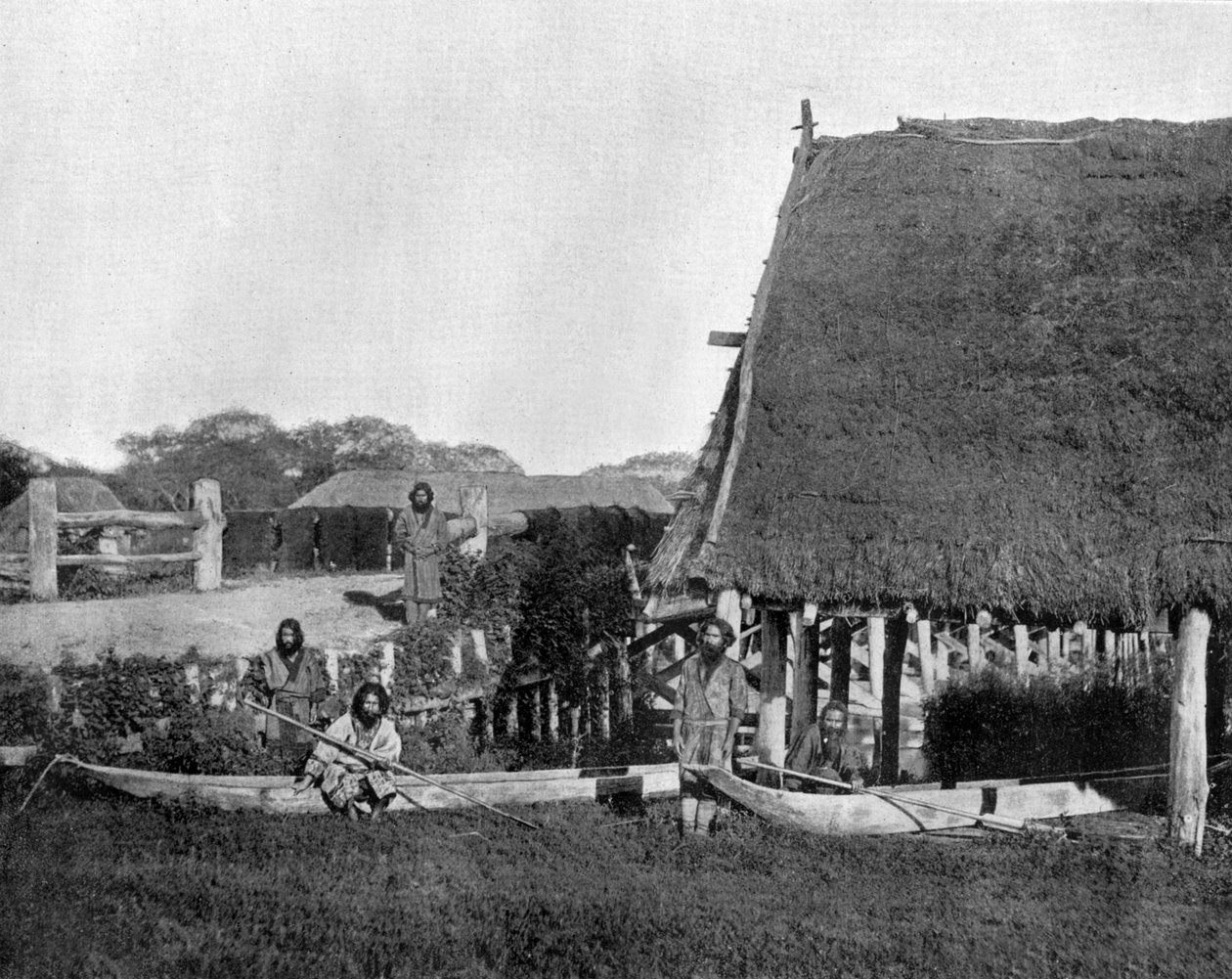 Natuals of Jesso Island في اليابان هنا لصور السكان الأصليين بواسطة John Lawson Stoddard (1850 1931) منشور ترافيلير آند كونفيرنسير التعليمي لـ - شيكاغو (صورة بالأبيض والأسود) بواسطة جون لوسون ستودارد