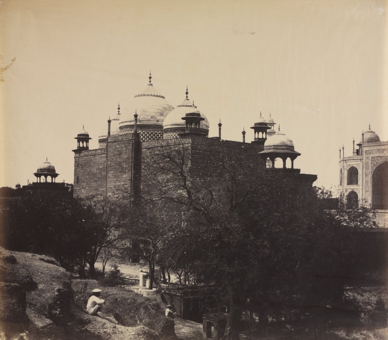 تاج محل ، منظر خلفي للاستراحة ، مع شكل ، ج. 1858-1862. بواسطة جون موراي