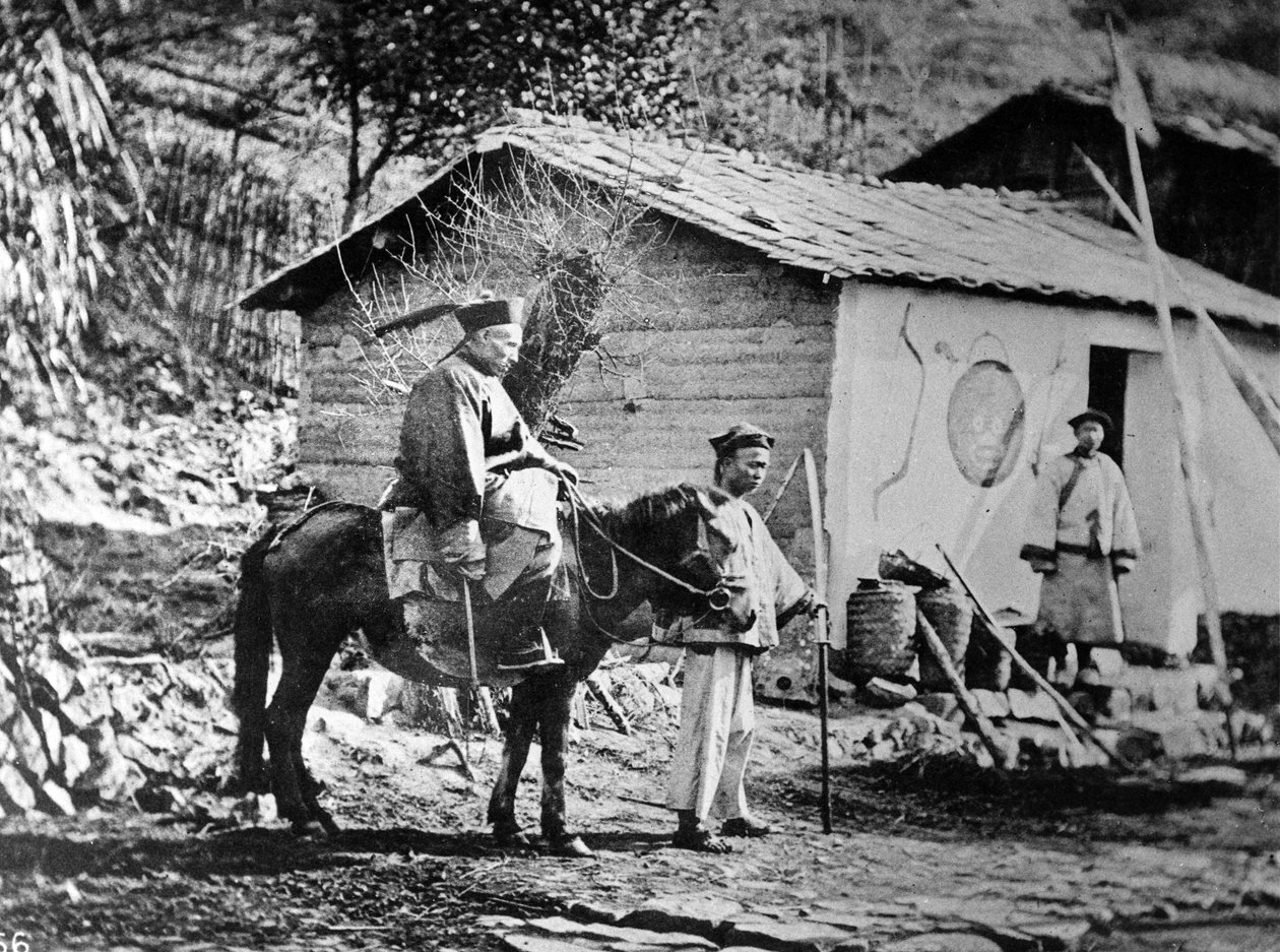 ماندرين عسكري على ظهور الخيل ، c.1871 بواسطة جون طومسون