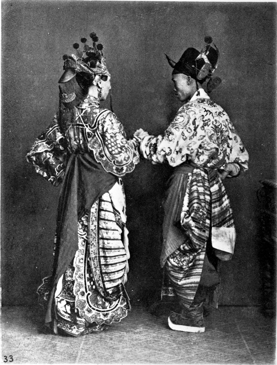 الصين ، ممثلان (رجال) حوالي عام 1870 (صورة) بواسطة جون طومسون