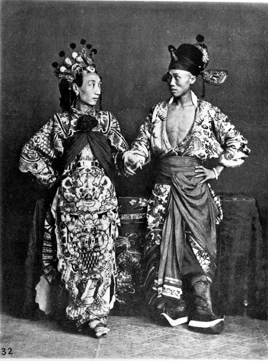 الصين ، ممثلان (رجال) يرقصان ، حوالي 1870 (صورة) بواسطة جون طومسون