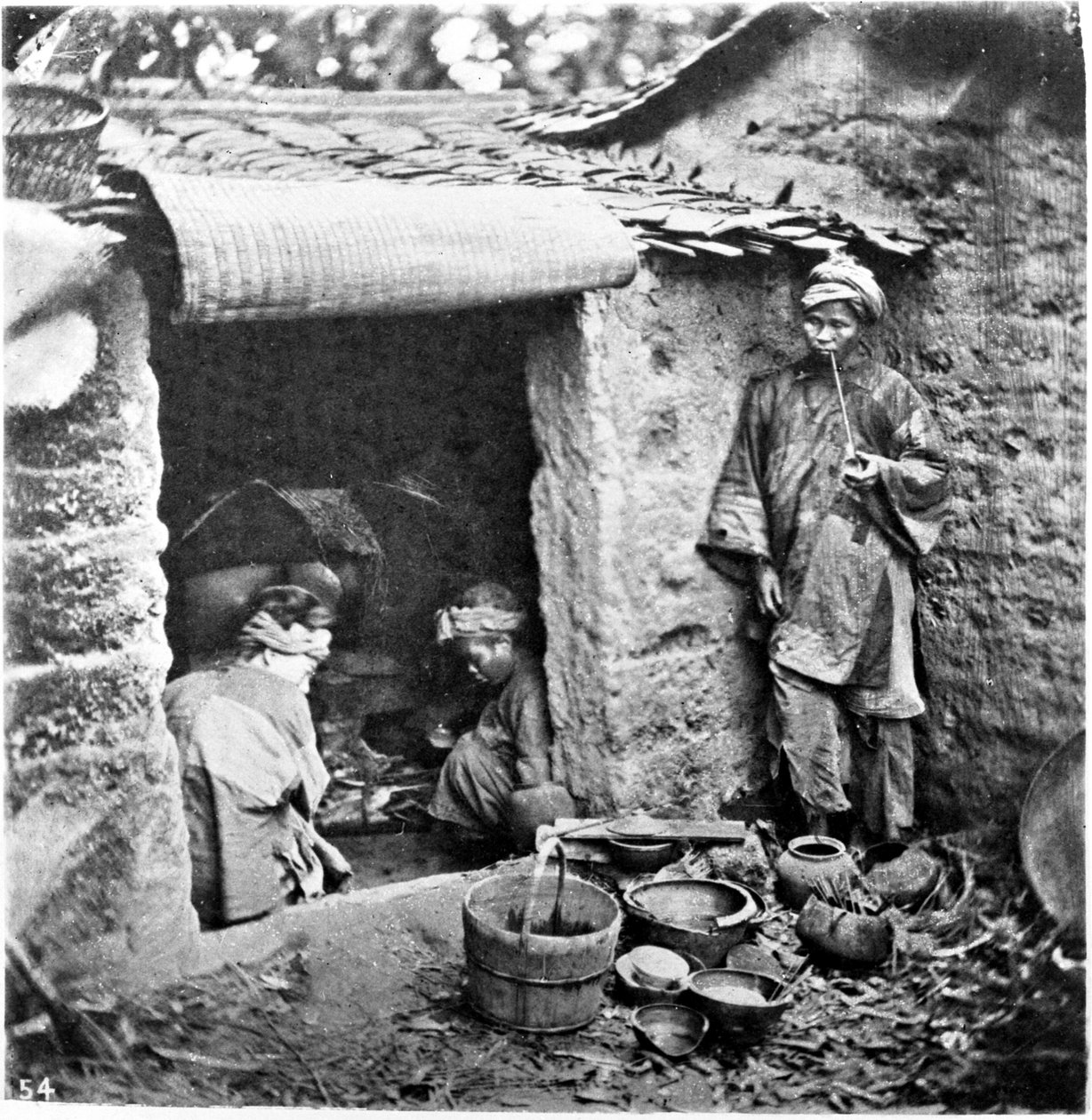 الصين ، عائلة بسيطة ، حوالي عام 1870 (صورة) بواسطة جون طومسون