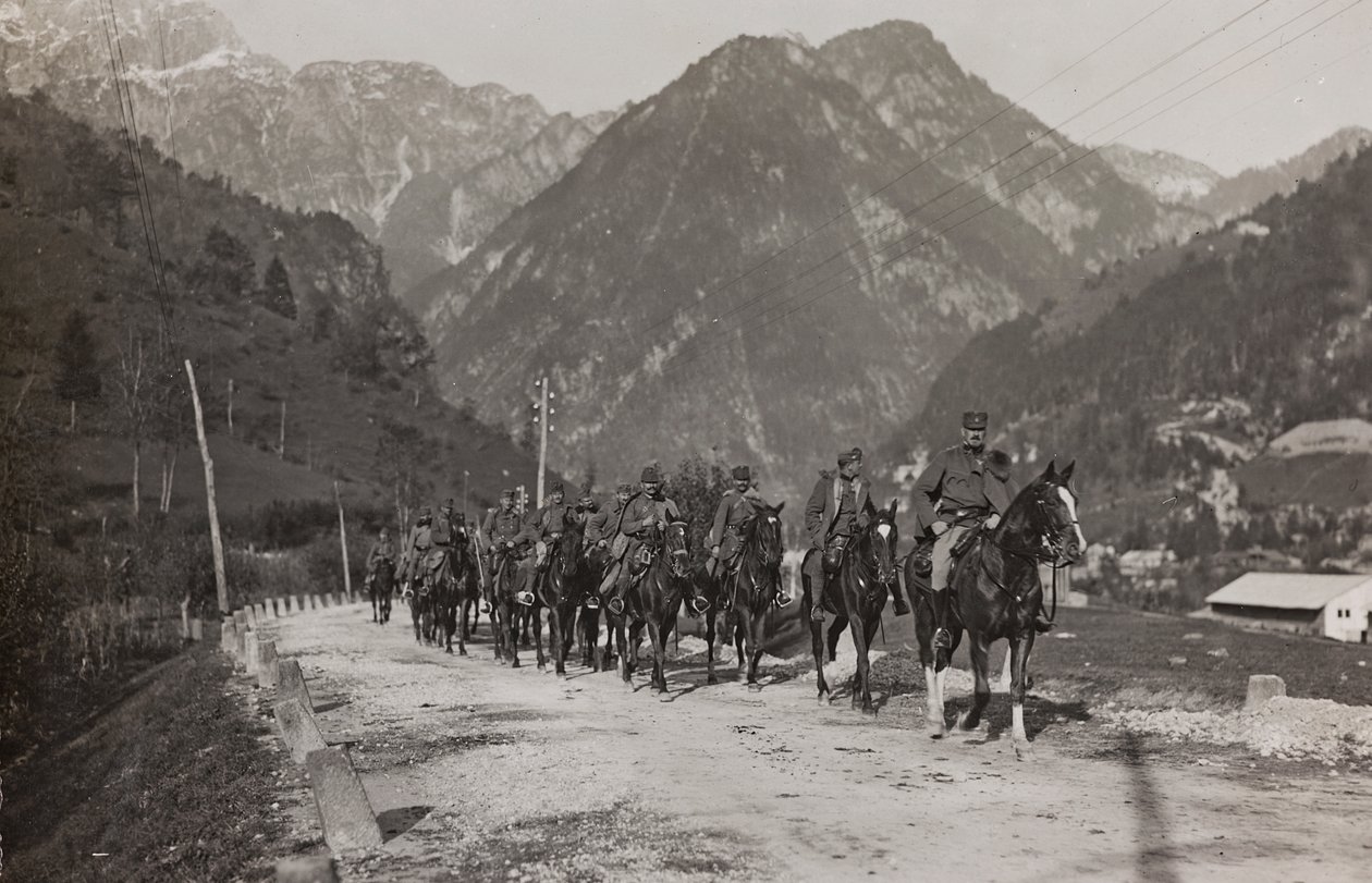 ألبوم "Meine weltkriegs - Erinnerungen South-West Front (Carinthia، Italien، South Tyrol) (حربتي العالمية - ذكريات عن الجبهة الجنوبية الغربية في كارينثيا ، إيطاليا ، ترينتينو-ألتو أديجي) 31/03/1915-12 / 11 / 1918 - جوزيف زوهليس فيين ": جنود سلاح الفرسان (ب بواسطة جوزيف زوهليس