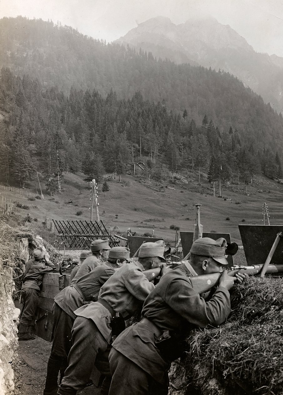 ألبوم "Meine weltkriegs - Erinnerungen South-West Front (Carinthia، Italien، South Tyrol) (حربي العالمية - ذكريات عن الجبهة الجنوبية الغربية في كارينثيا ، إيطاليا ، ترينتينو ألتو أديجي) 31/03/1915 - 12/11 / 1918 - جوزيف زوهليس فيين ": جنود في الخنادق (ب بواسطة جوزيف زوهليس
