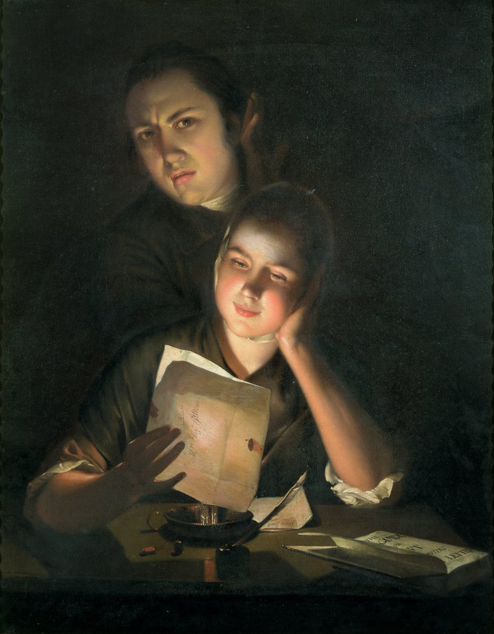 فتاة تقرأ رسالة من ضوء الشموع ، مع نظرة شاب على كتفها ، c.1760-2 بواسطة جوزيف رايت من ديربي